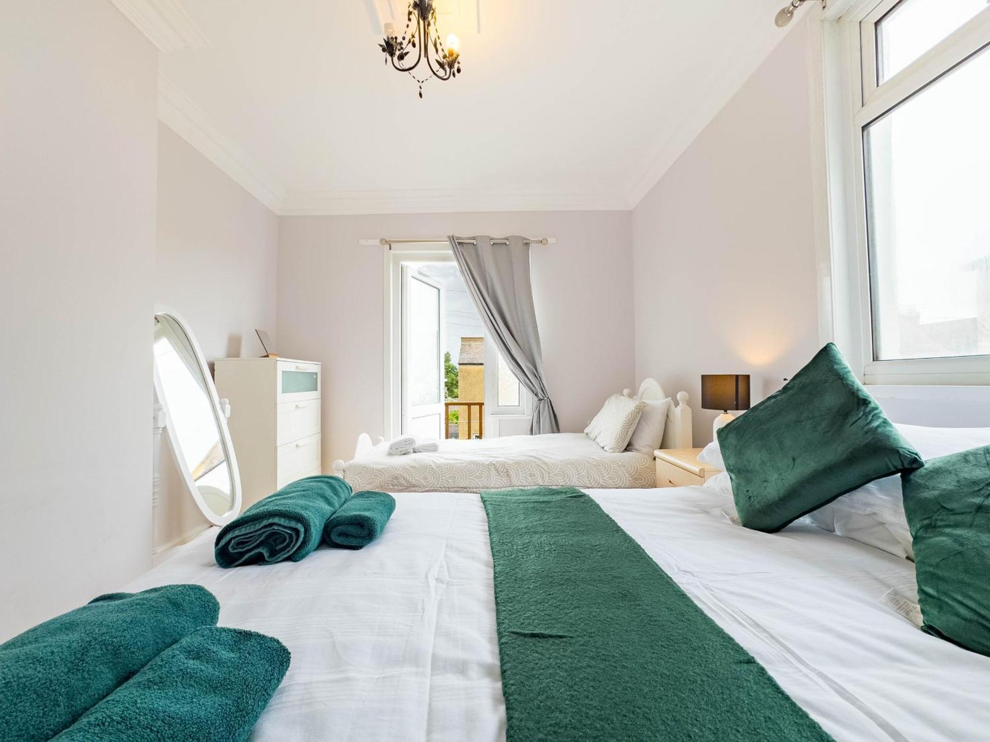 2 Bedroom Apartment Southend-On-Sea Esterno foto