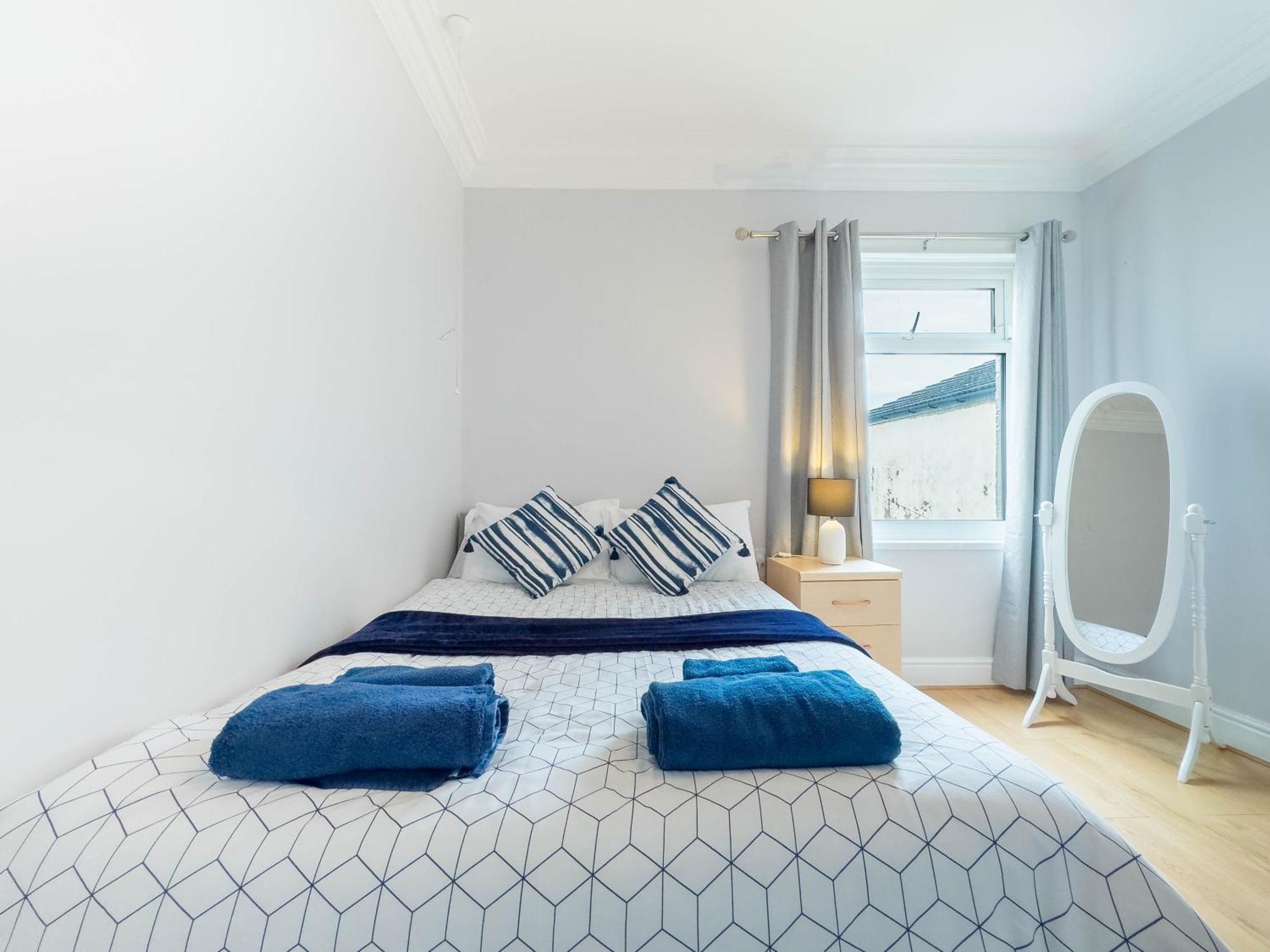 2 Bedroom Apartment Southend-On-Sea Esterno foto