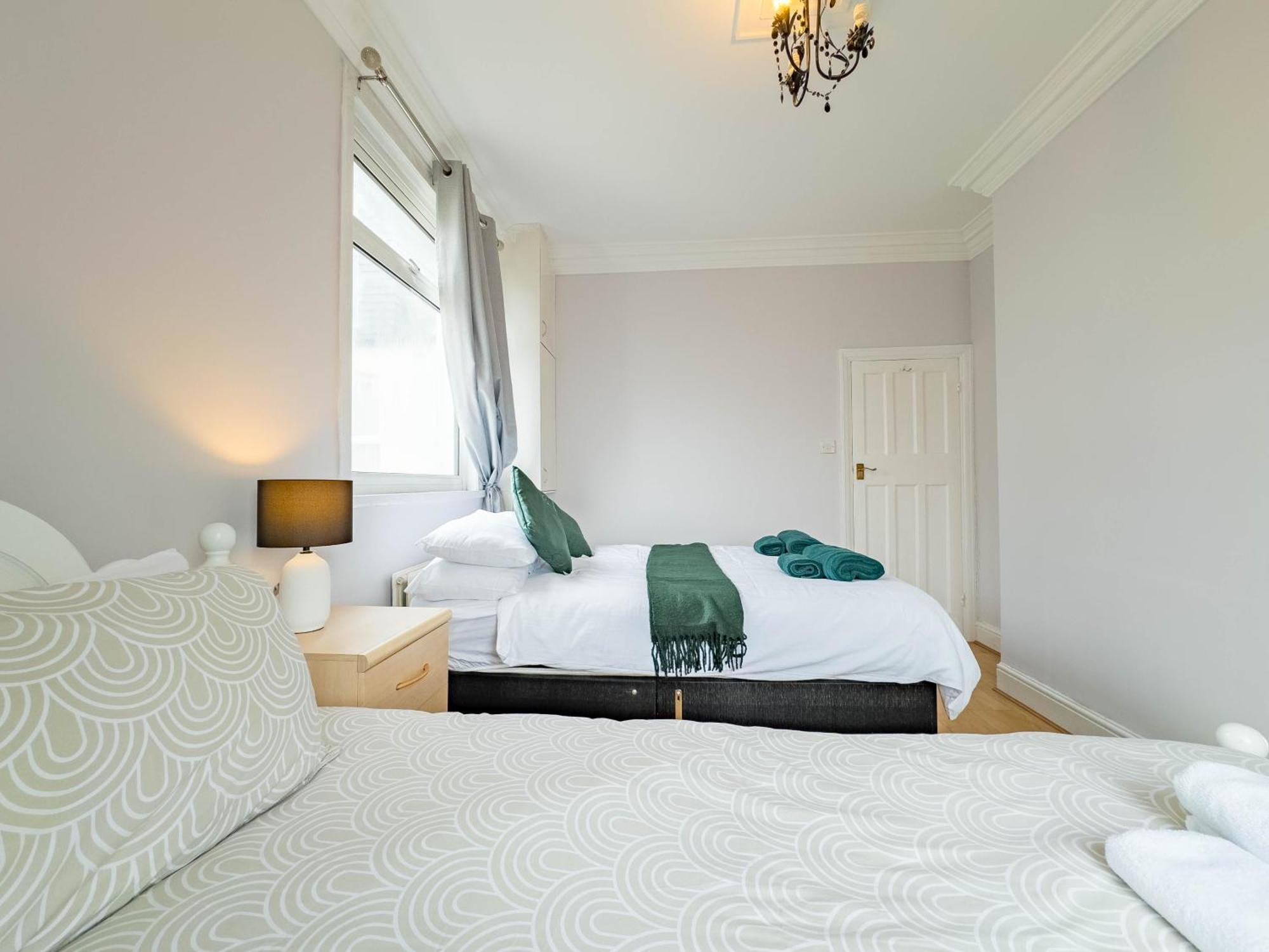 2 Bedroom Apartment Southend-On-Sea Esterno foto
